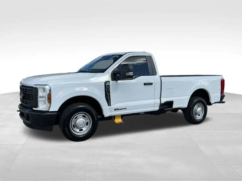 Used 2026 White Ford XL image 2