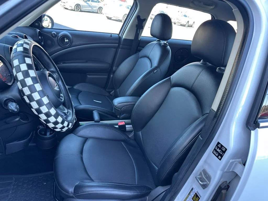 Used 2016 Light White MINI Base image 19
