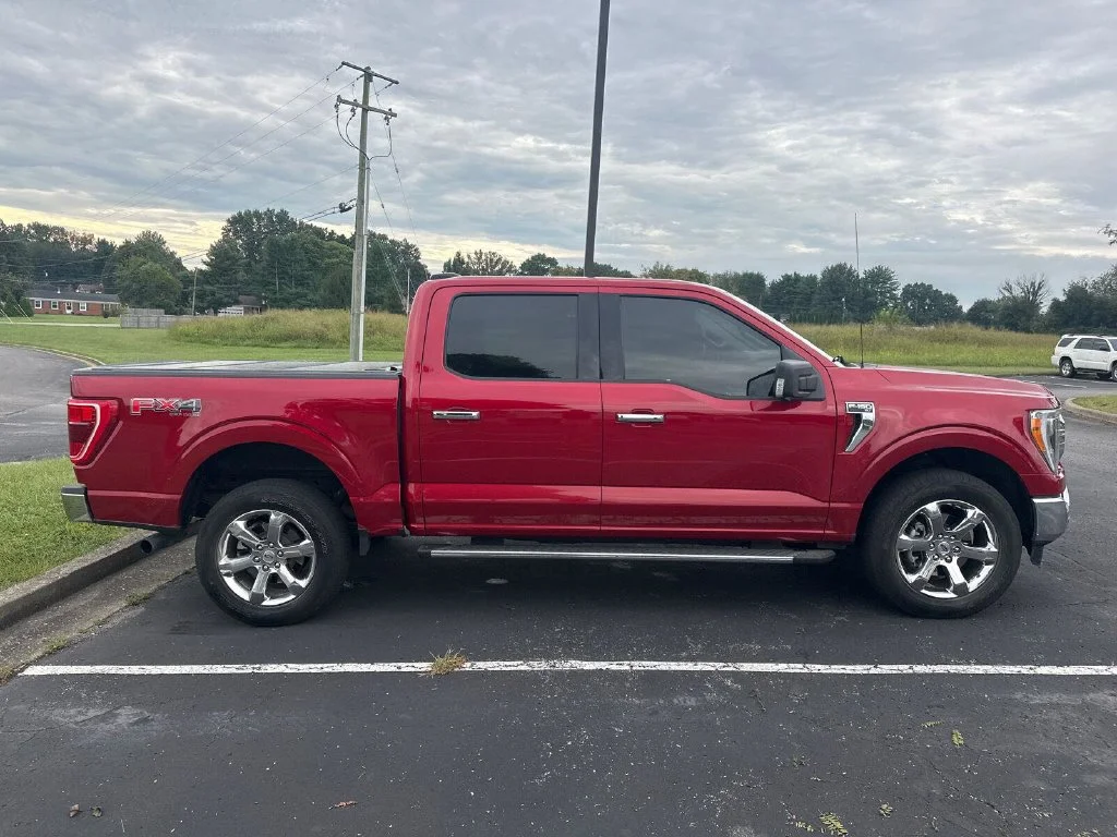 Used 2021 Red Ford XLT image 3