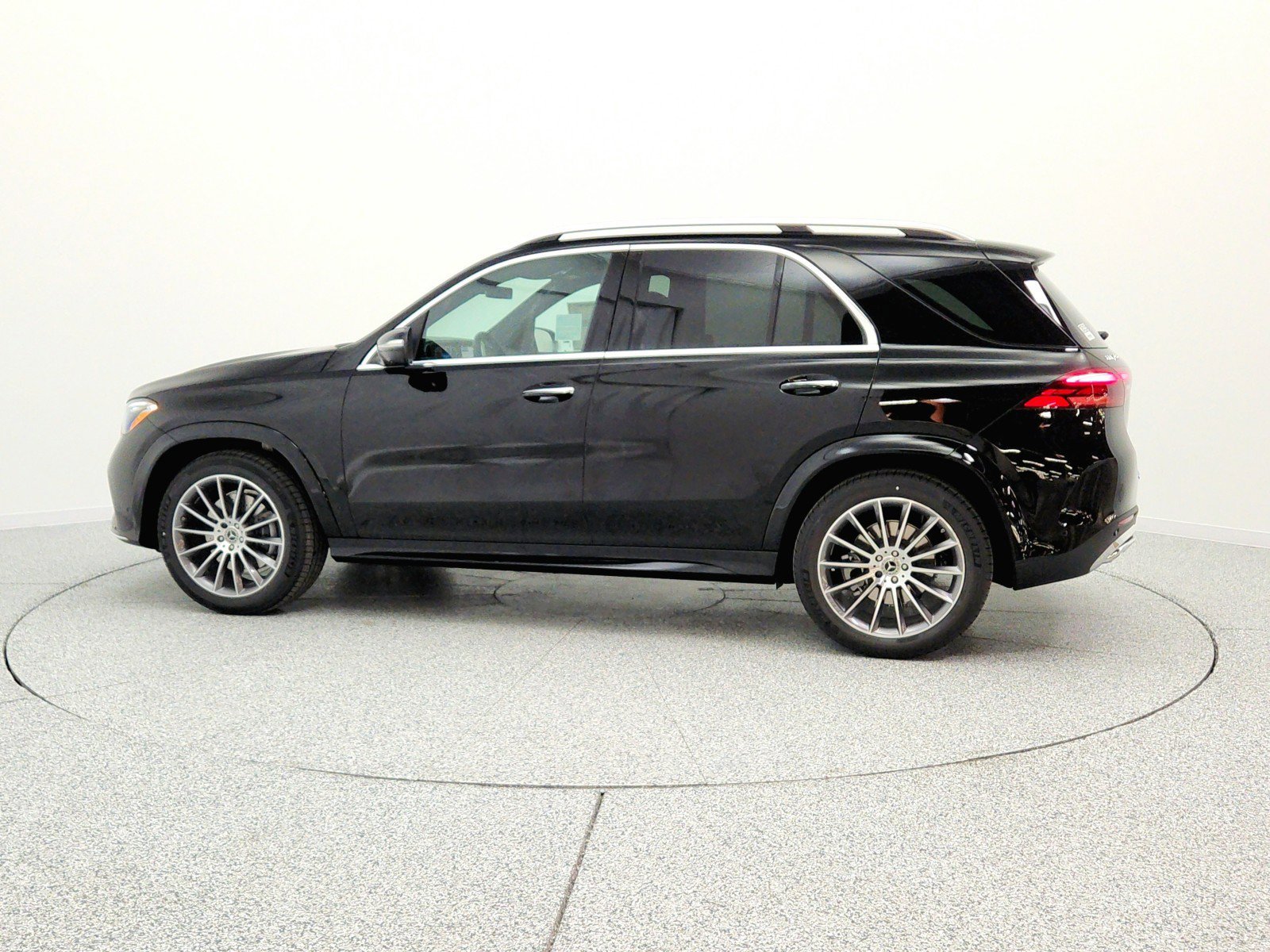New 2026 Black Mercedes-Benz GLE 450 4MATIC® SUV image 29