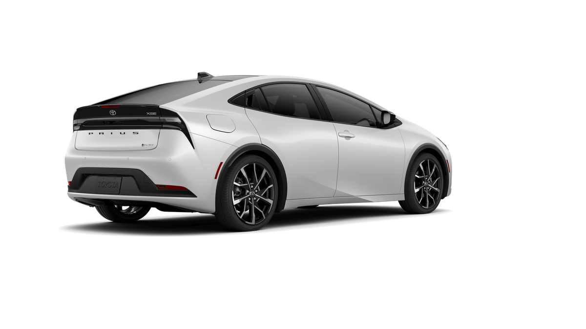 2026 Toyota Prius Plug-in Hybrid XSE - Photo 32