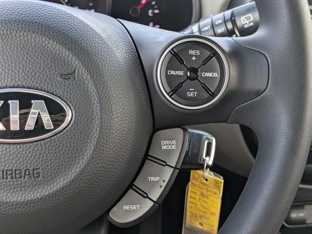 Used 2018 Clear White Kia Base image 21