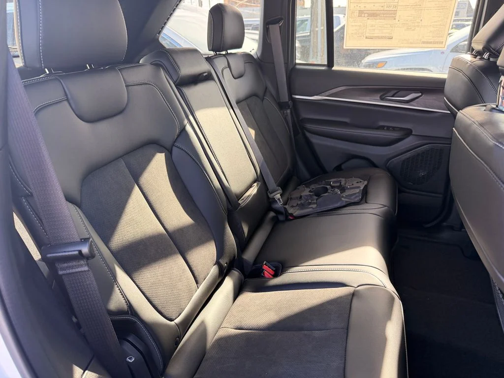New 2026 White Jeep Altitude image 9