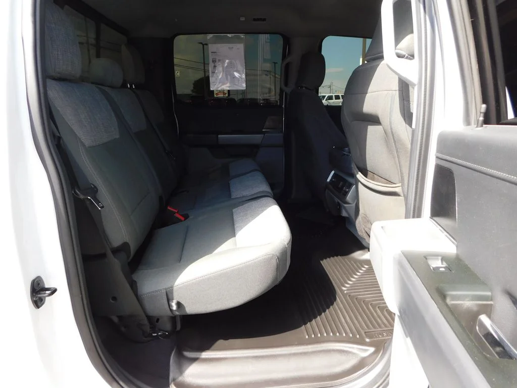 Used 2023 Oxford White Ford XLT image 26