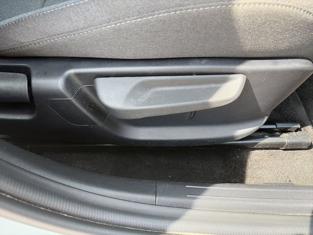 Certified Used 2025 Haze Kia LXS image 32