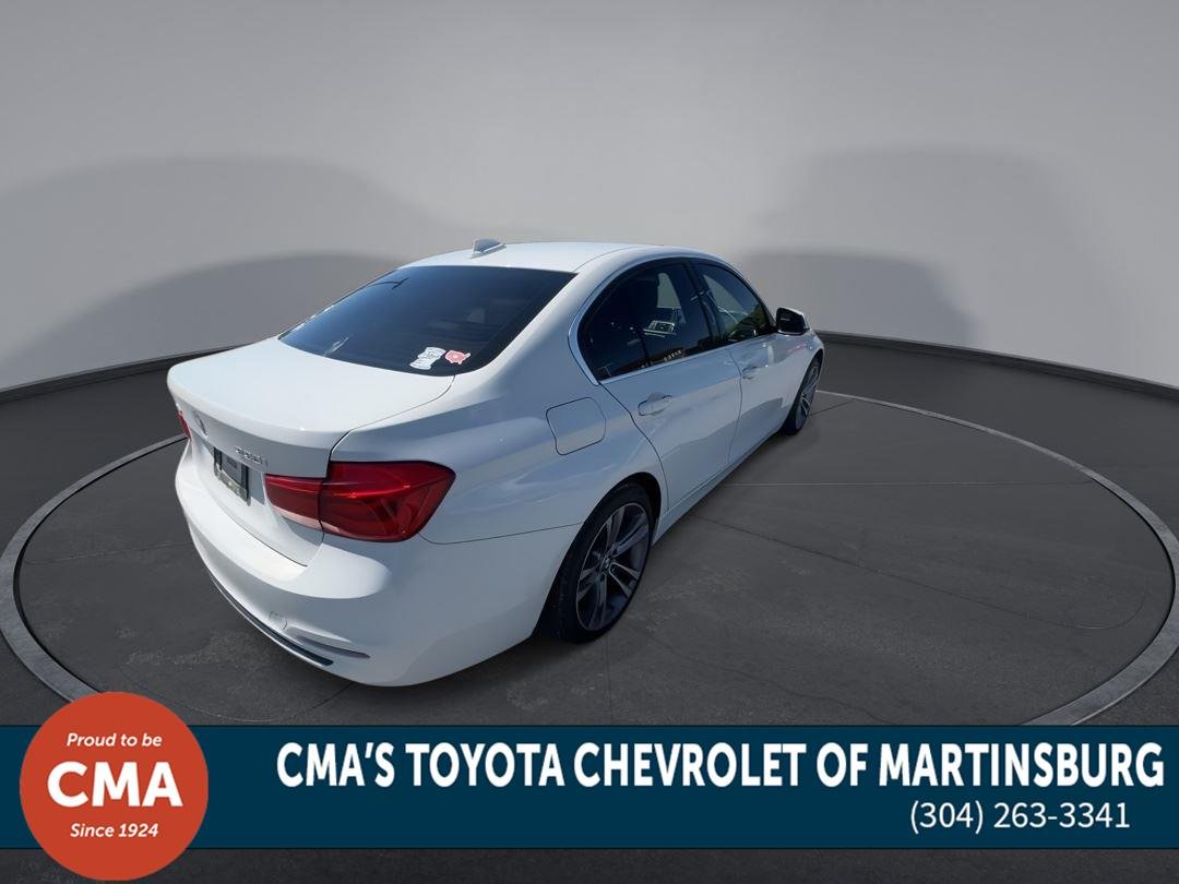 Used 2018  BMW  image 8