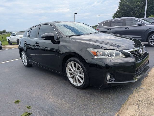 Used 2012 Black Lexus 200h Premium image 2