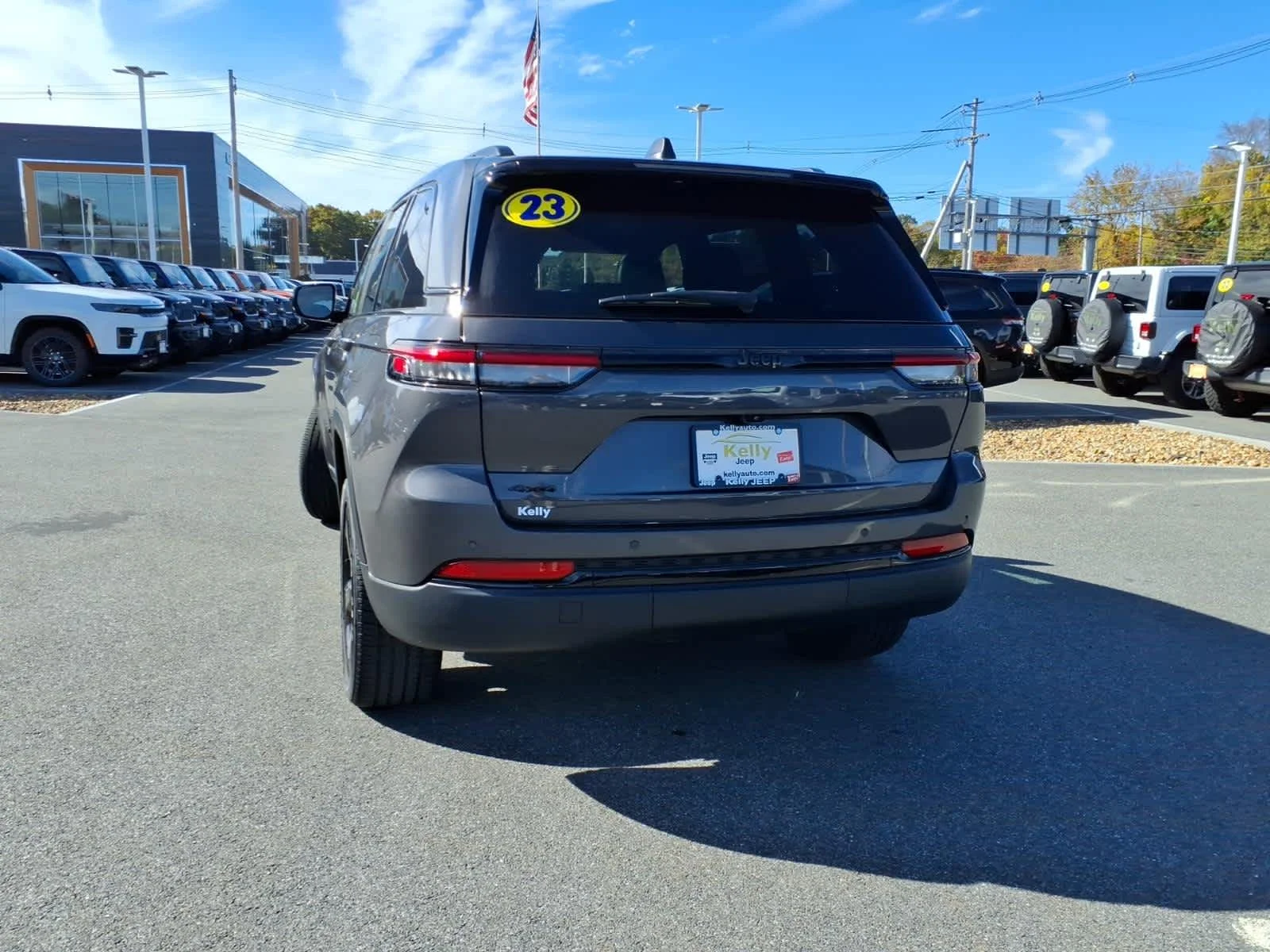 Used 2023 Baltic Gray Metallic Clearcoat Jeep Altitude image 10