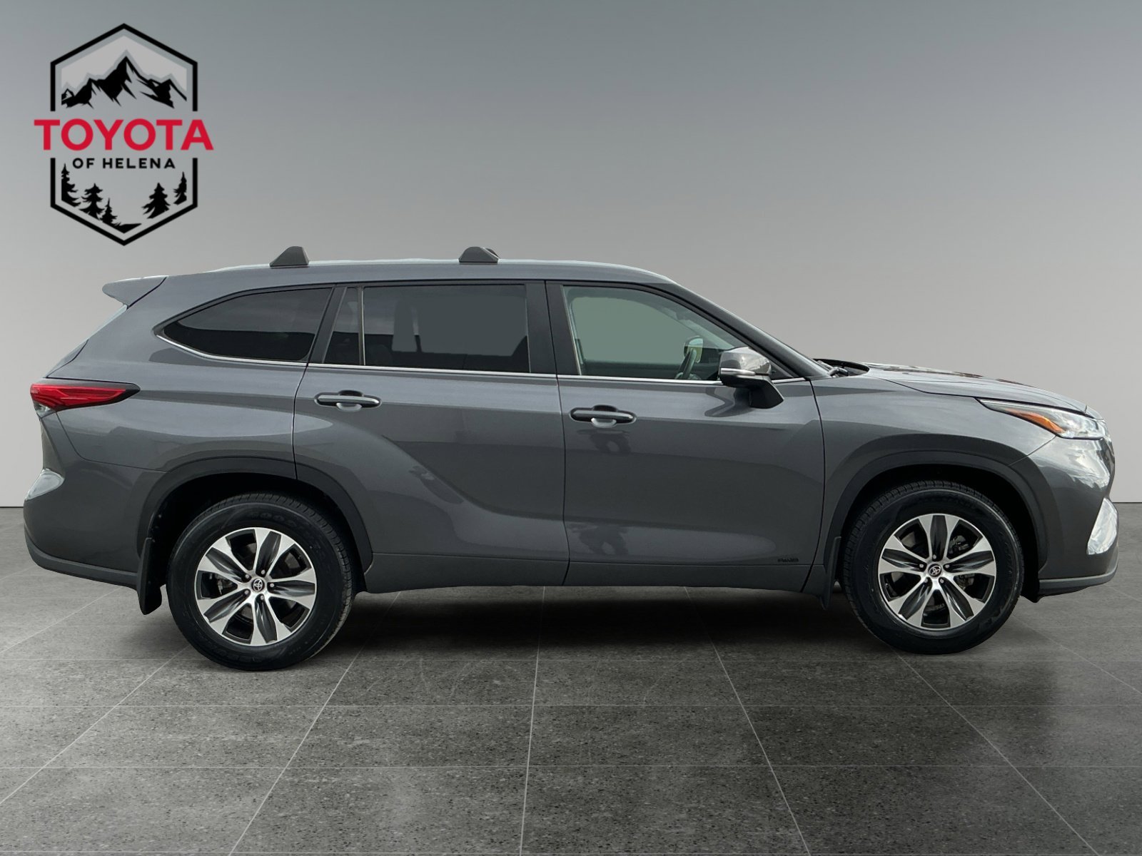 Used 2023 Gray Toyota Hybrid XLE image 6