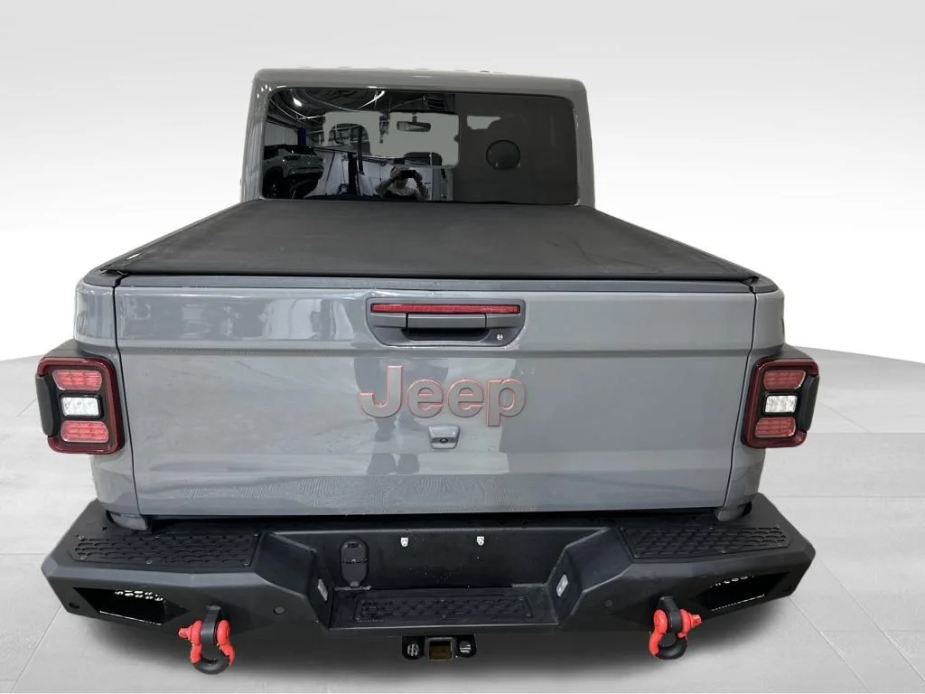 Used 2021 Gray Jeep Mojave image 4