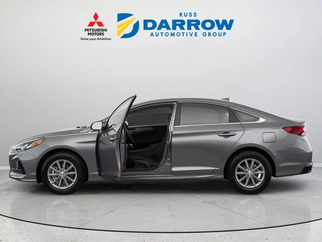 Used 2018 Gray Hyundai Sport image 2