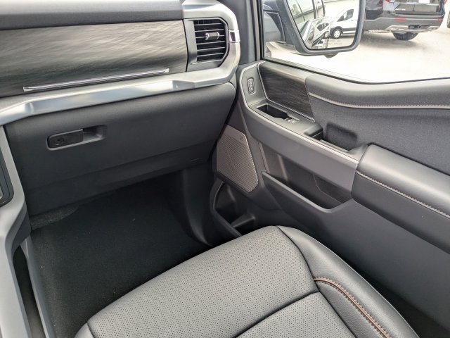 2025 Ford F-150 Lariat - Photo 18