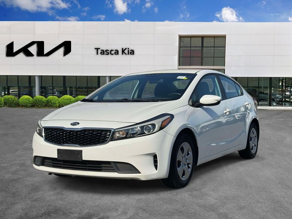 Used 2017 White Kia LX image 3