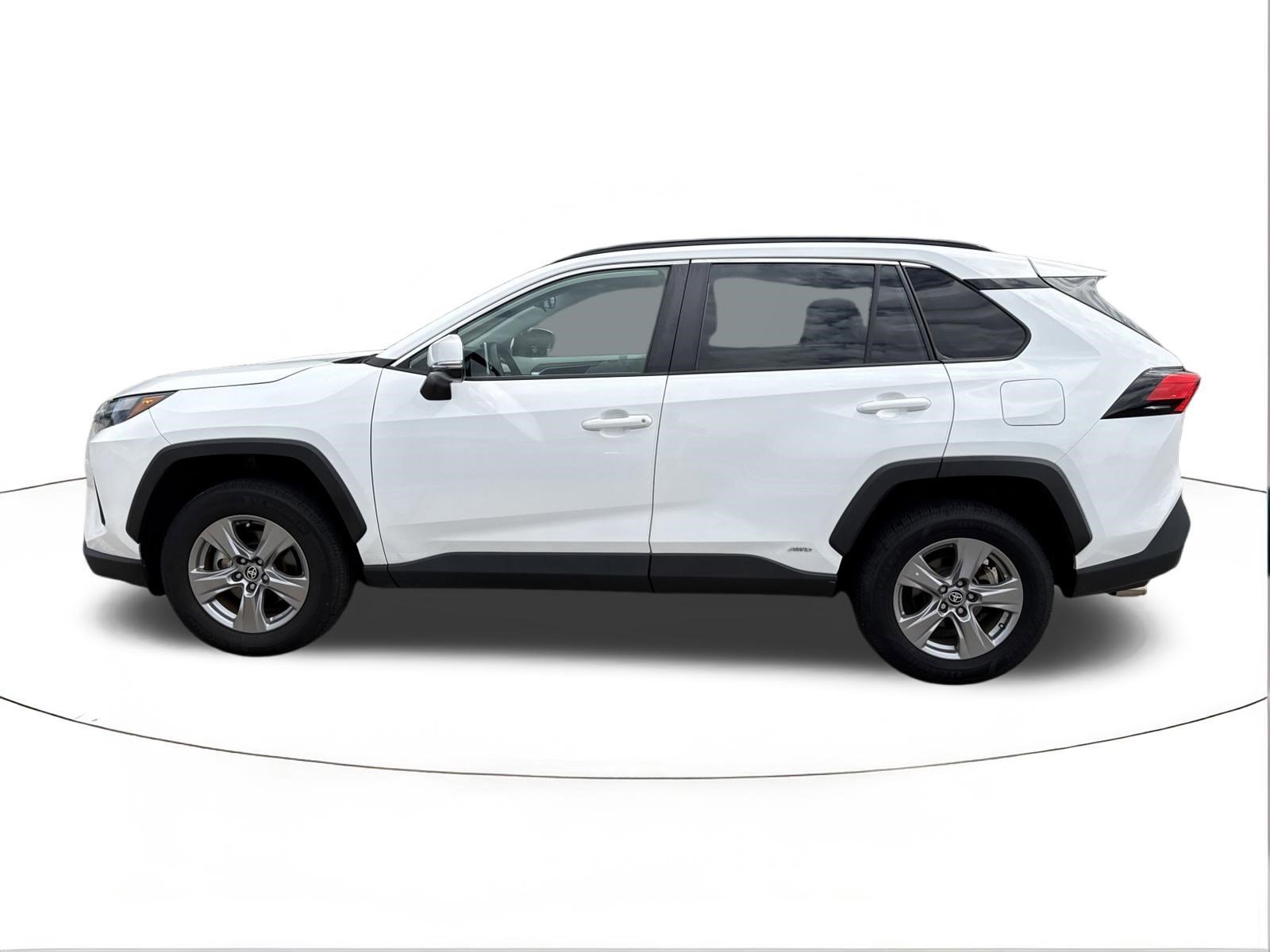 2023 Toyota RAV4 XLE - Photo 6