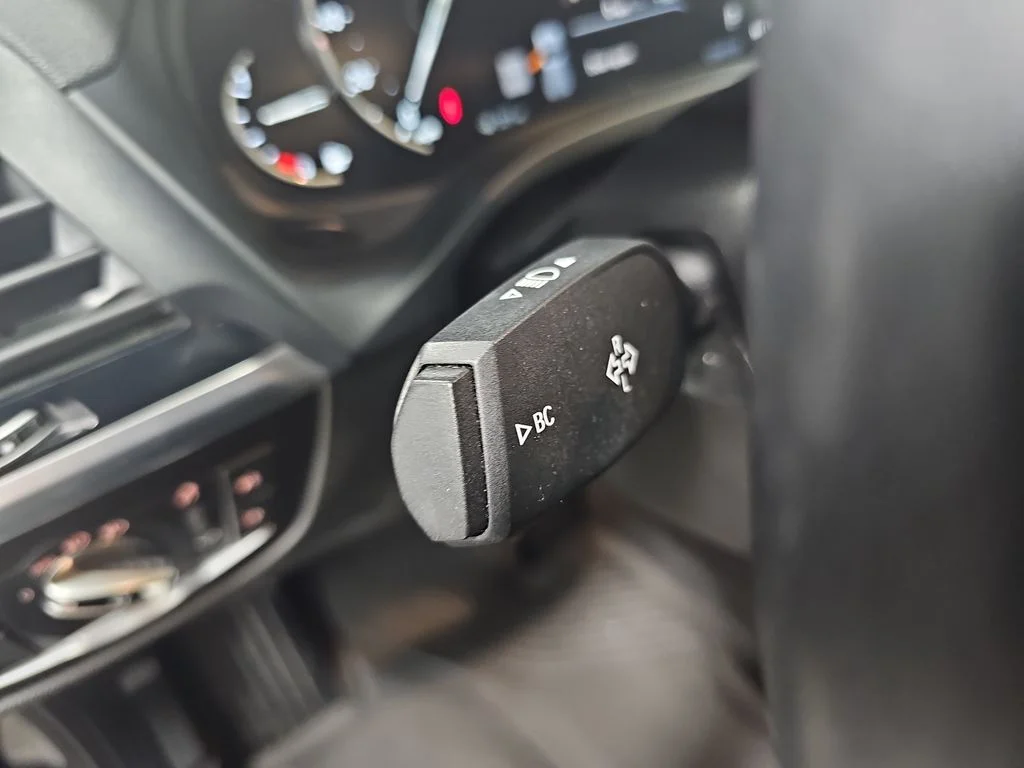 Used 2020 Gray BMW xDrive30i image 27