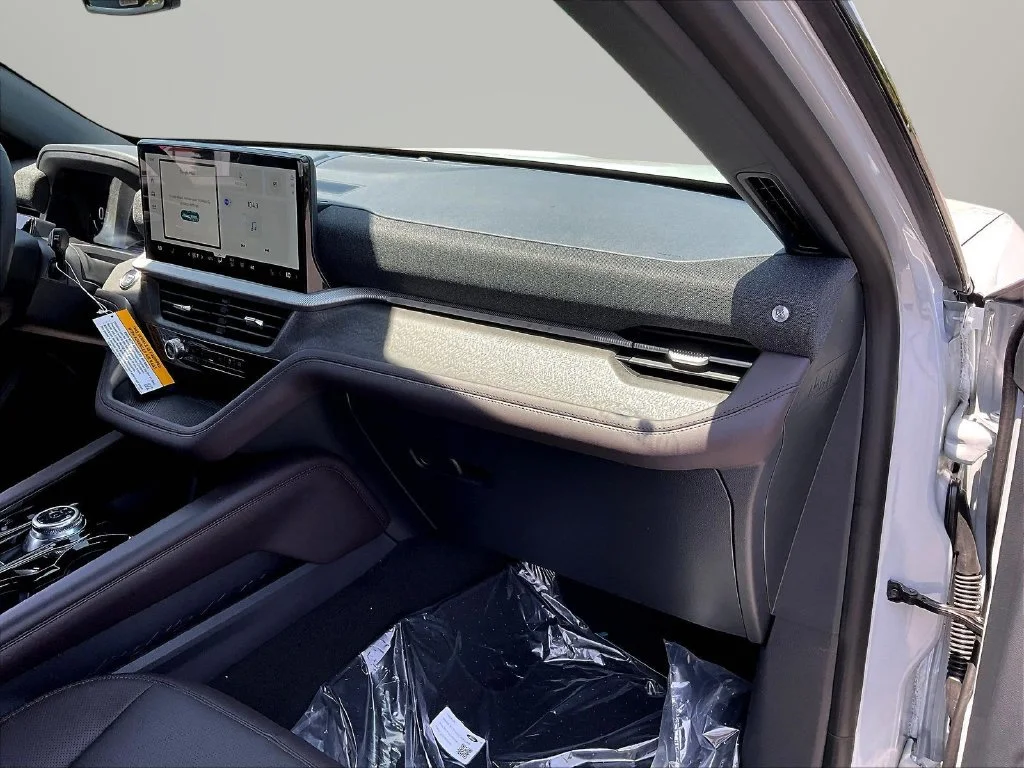 New 2026 Space White Metallic Ford Platinum™ image 31