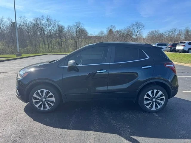 Used 2022 Ebony Twilight Metallic Buick Preferred image 6