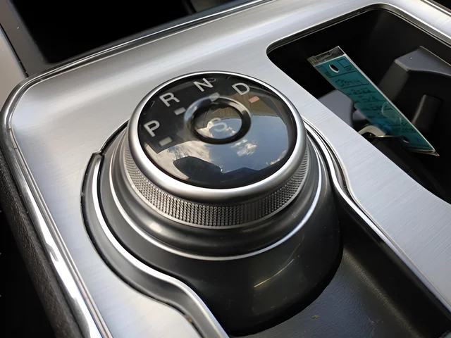 Used 2022 Silver Ford SEL image 11