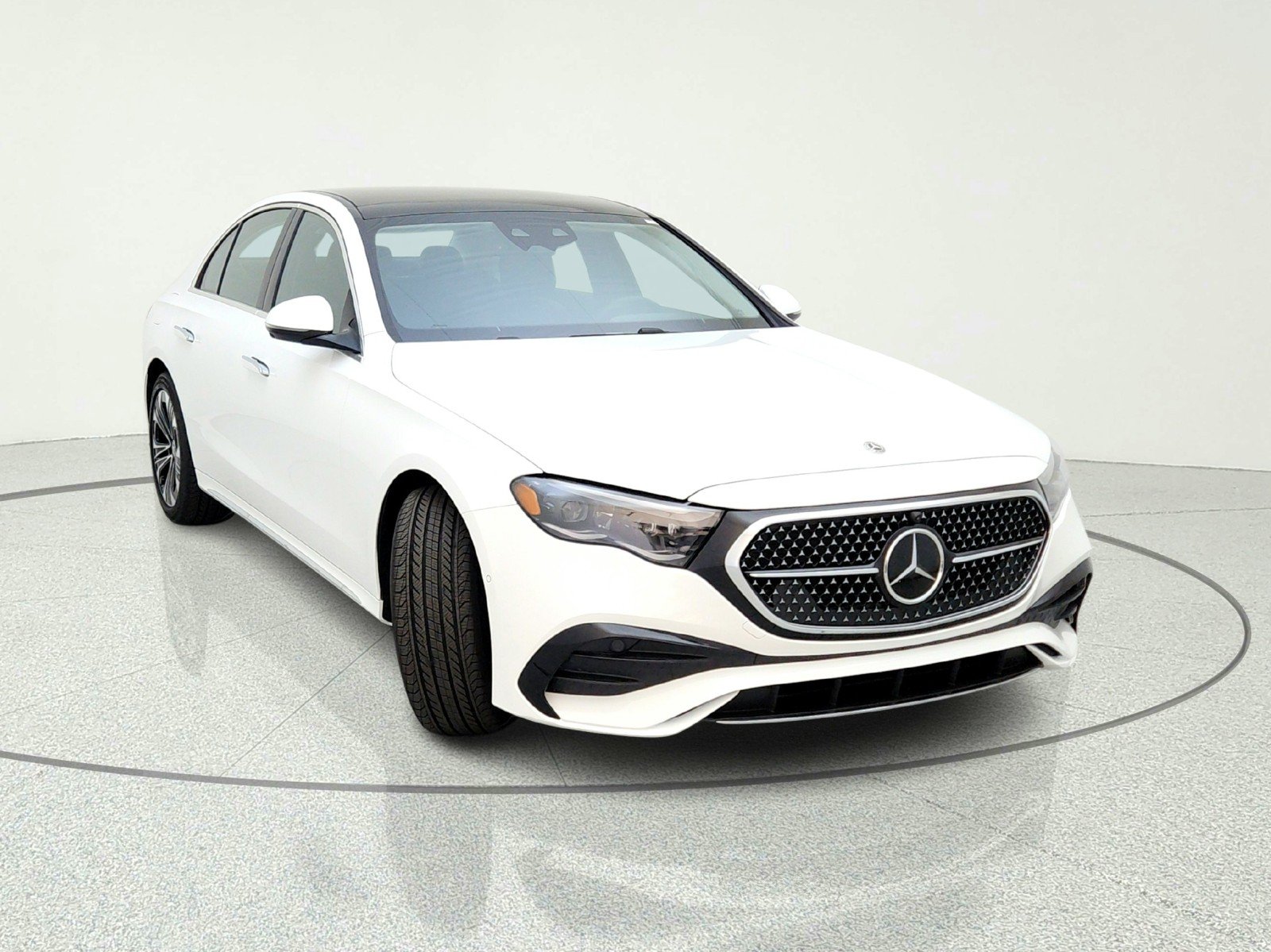 New 2026 Polar White Mercedes-Benz E 350 RWD Sedan image 4