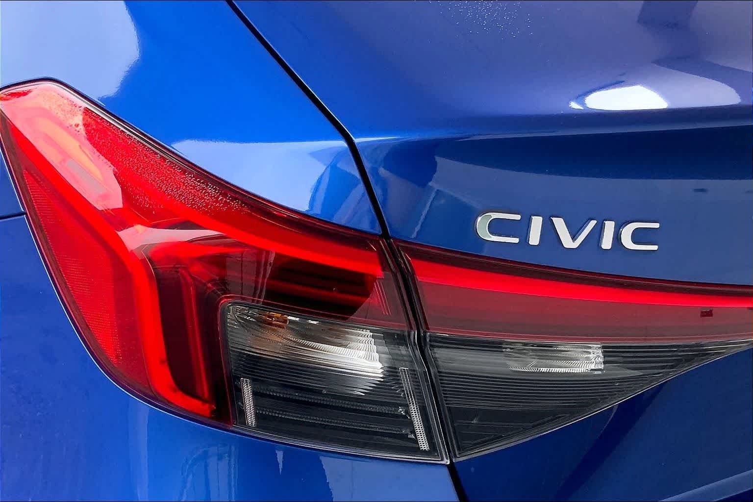 Used 2024 Aegean Blue Metallic Honda EX image 28