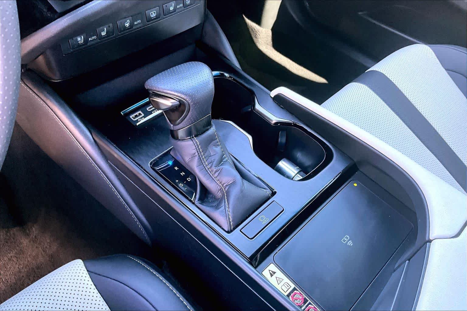 Used 2024 Obsidian Lexus F SPORT Handling image 15