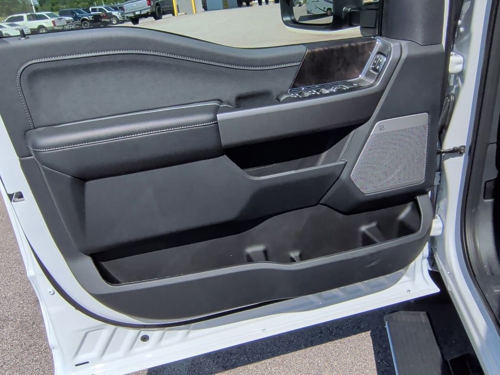 New 2026 Oxford White Ford F-350® Lariat® image 9