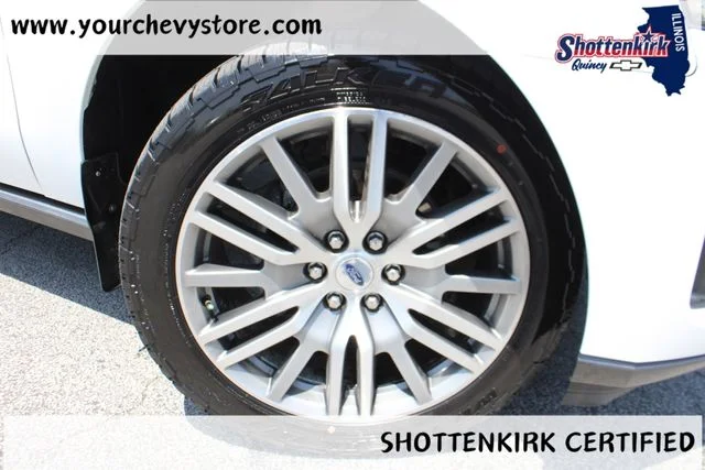 Used 2022 White Ford Limited image 8
