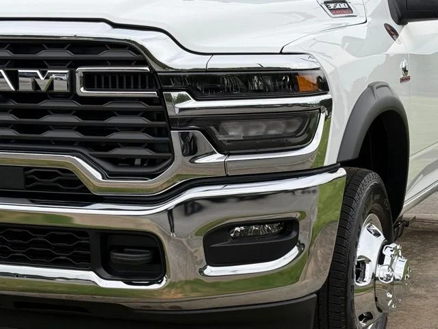 2026 RAM 3500 Chassis Tradesman - Photo 11
