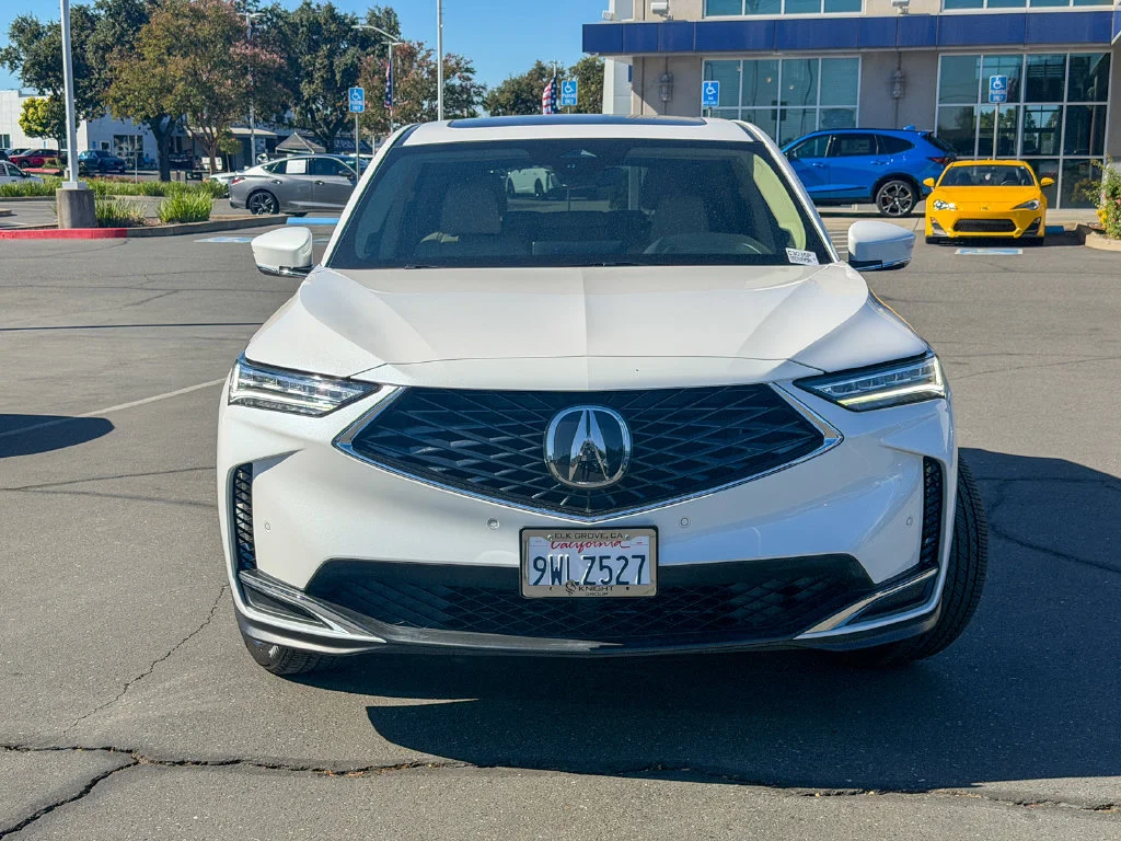 Used 2025 Platinum White Pearl Acura Technology Package image 3