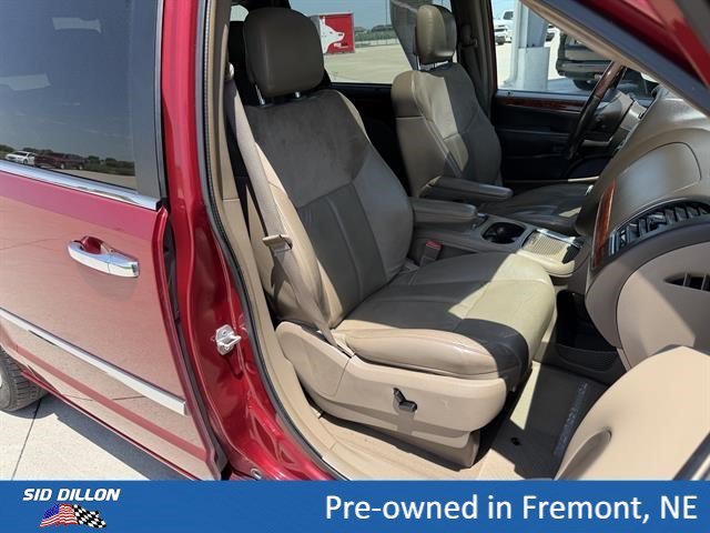 Used 2016 Deep Cherry Red Crystal Pearlcoat Chrysler Limited Platinum image 8