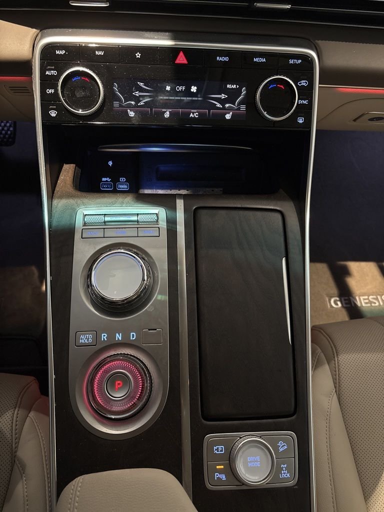 2024 GENESIS GV80 Standard - Photo 15