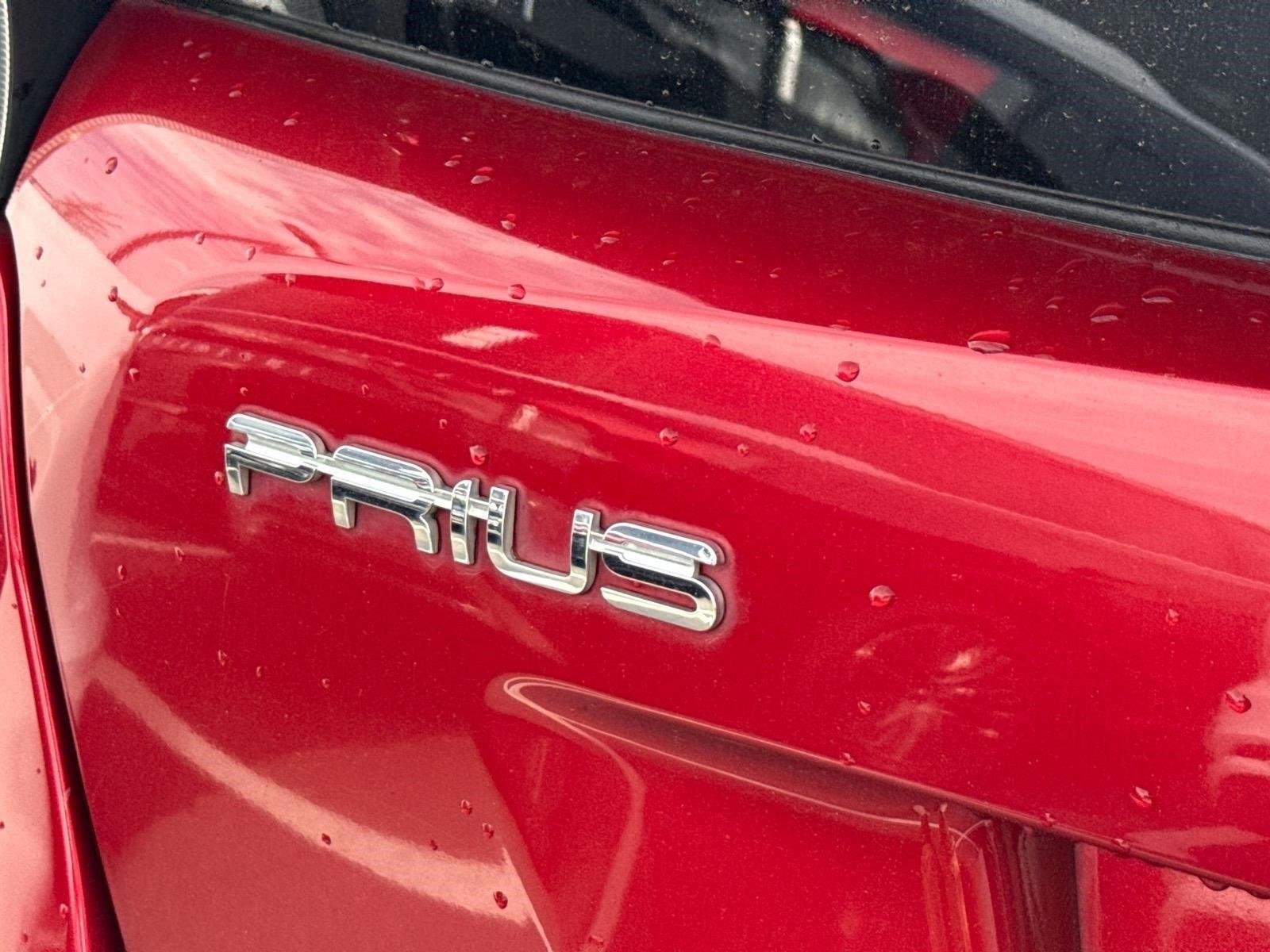Used 2016 Hypersonic Red Toyota Two image 15