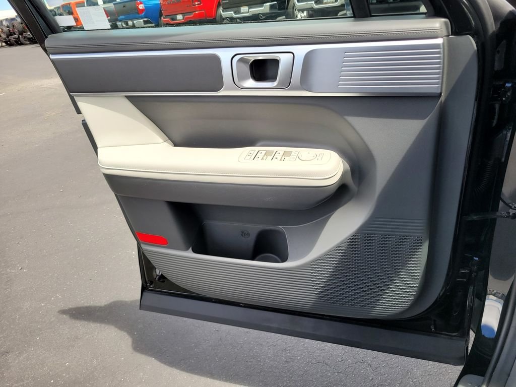 Certified Used 2025 Black Hyundai SEL image 27