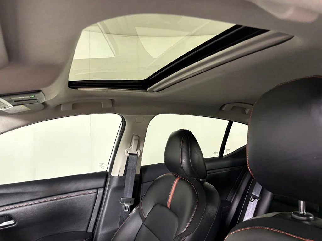 Certified Used 2025 White Nissan SR image 33