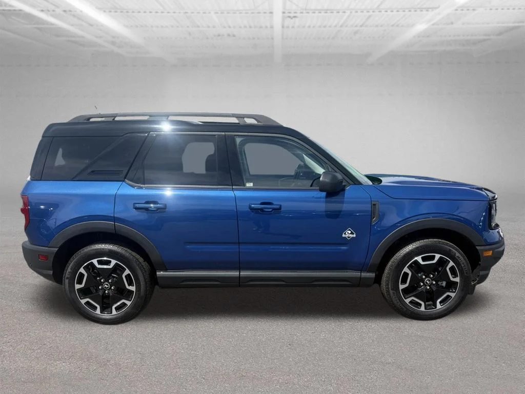 Used 2024 Blue Ford Outer Banks image 3