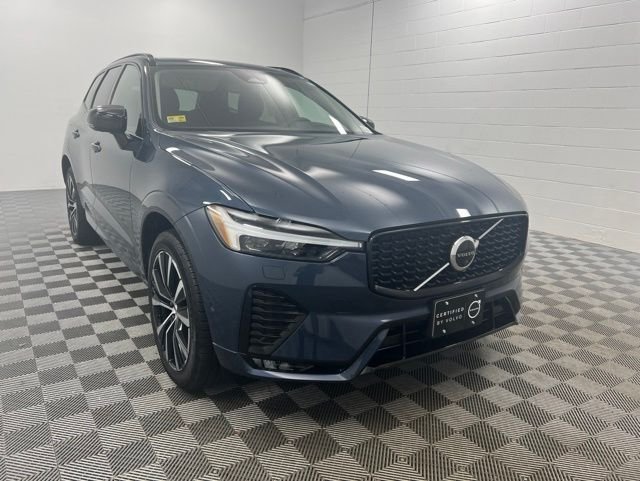 2023 Volvo XC60 B5 Plus Dark Theme AWD's photo