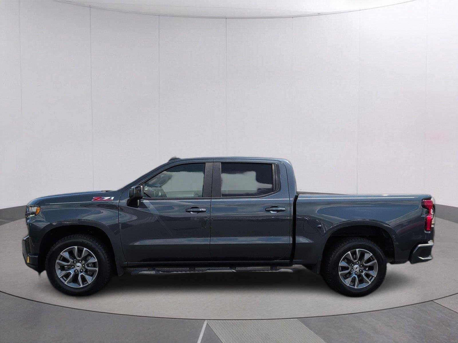 Used 2021 SHADOW GRAY METALLIC Chevrolet RST image 2