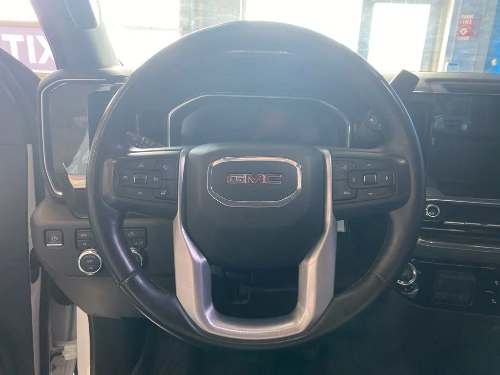 Used 2024 White GMC SLE image 4