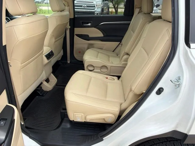 Used 2016 White Toyota Limited Platinum V6 image 10