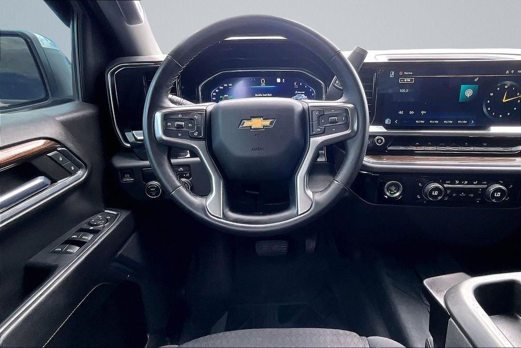 Used 2023 White Chevrolet LT image 5