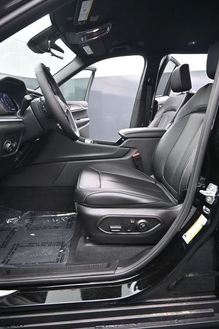 New 2026 Diamond Black Crystal Pearl-Coat Exterior Paint Jeep Limited image 9