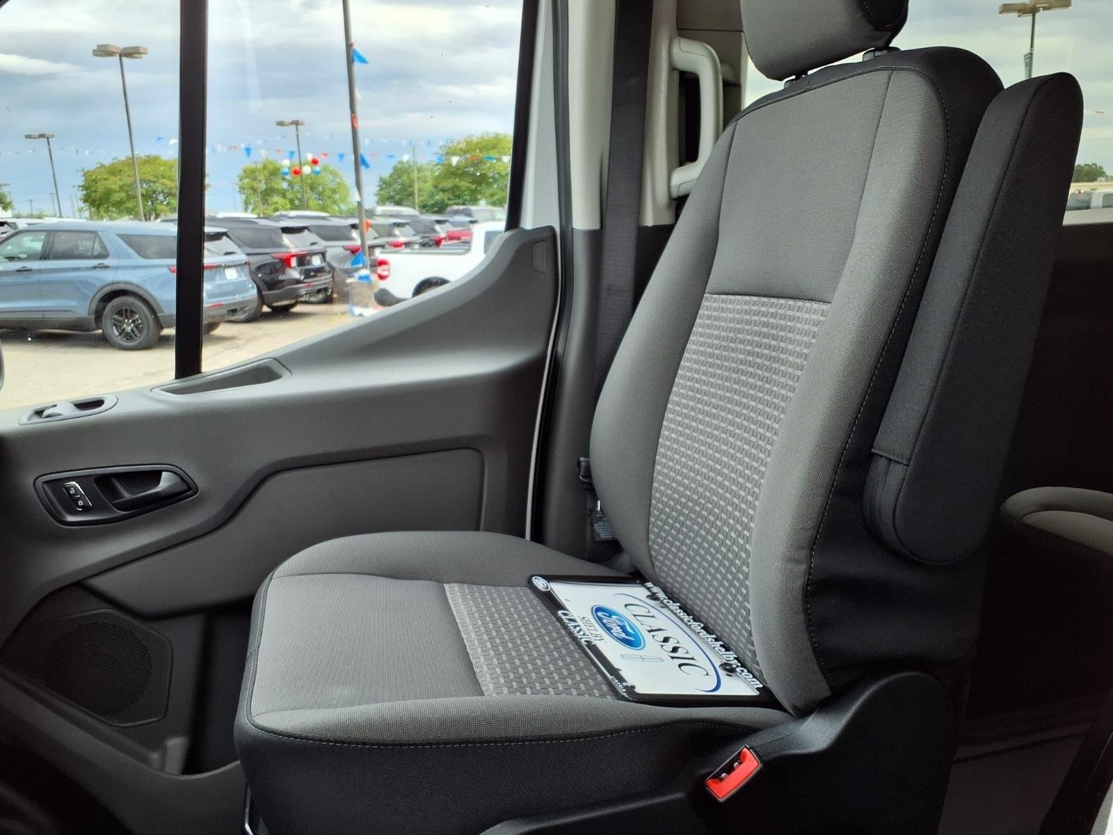 New 2026 Oxford White Ford Passenger Van XL image 20