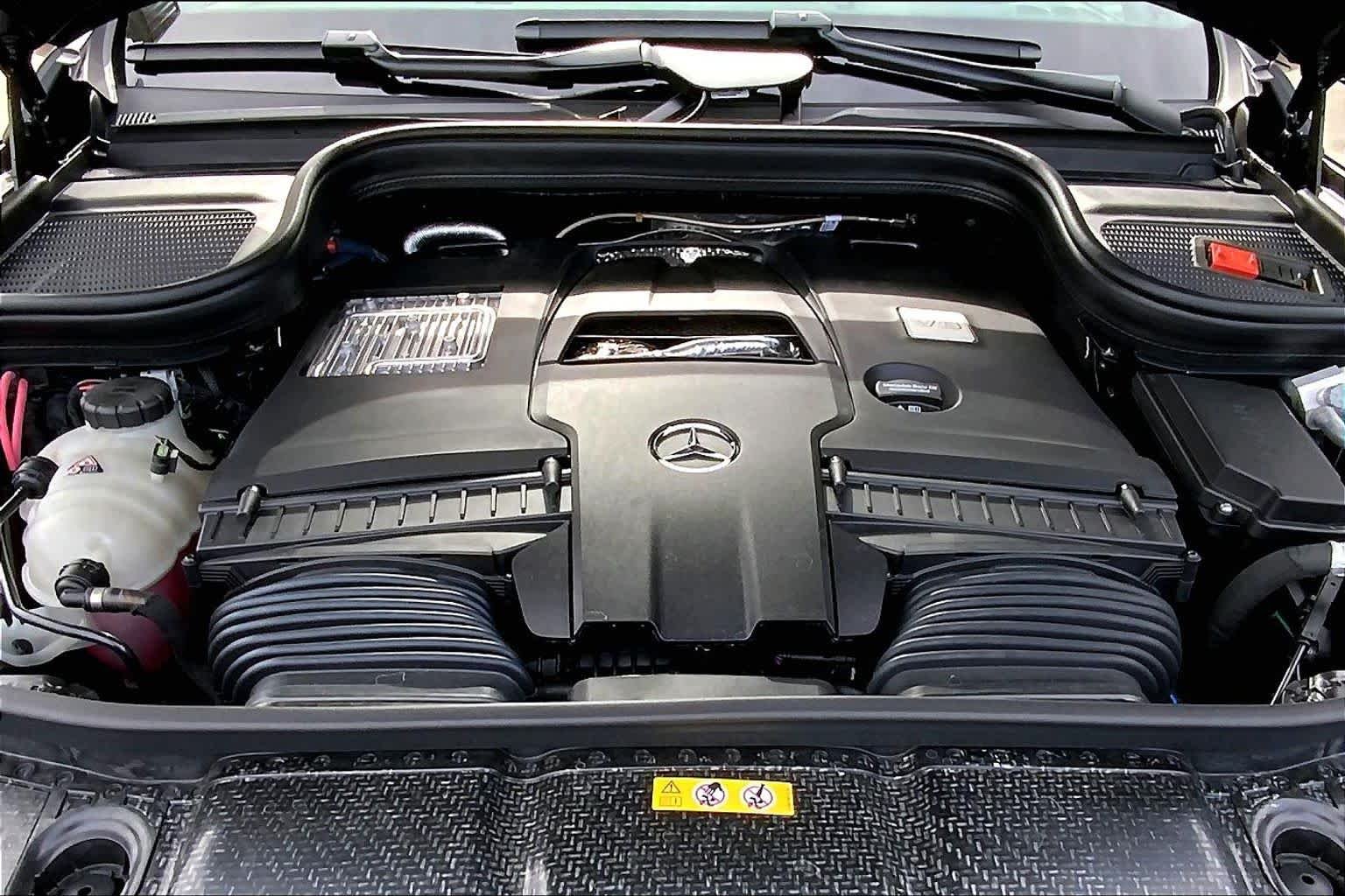 Certified Used 2026 Obsidian Black Metallic Mercedes-Benz GLS 580 image 30