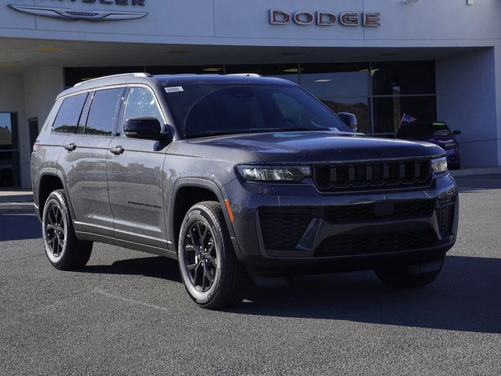 New 2026 Baltic Gray Metallic Clearcoat Jeep Altitude image 1