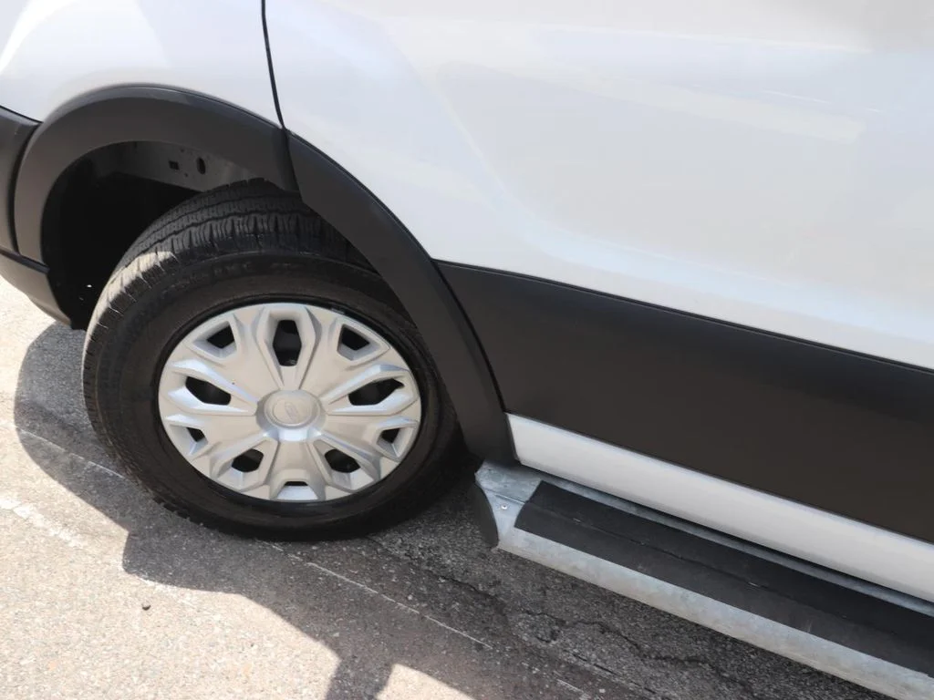 Used 2025 White Ford Base image 3