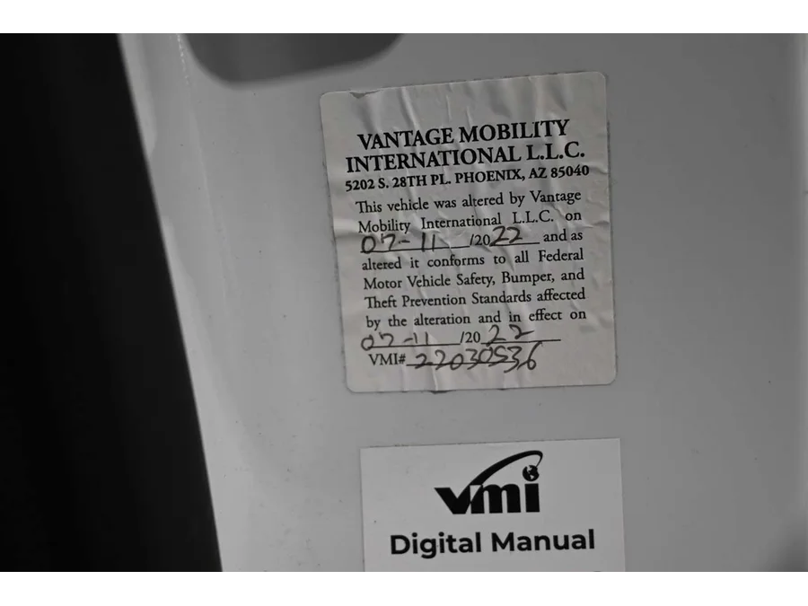 Used 2022 WHITE Chrysler Touring L Mobility Handicap Van image 33