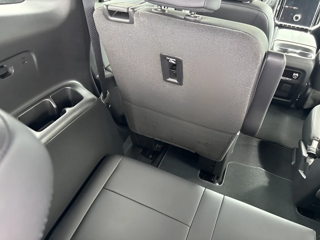2026 GMC Acadia Elevation - Photo 11