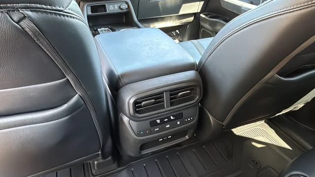 Used 2025  Honda Touring image 21