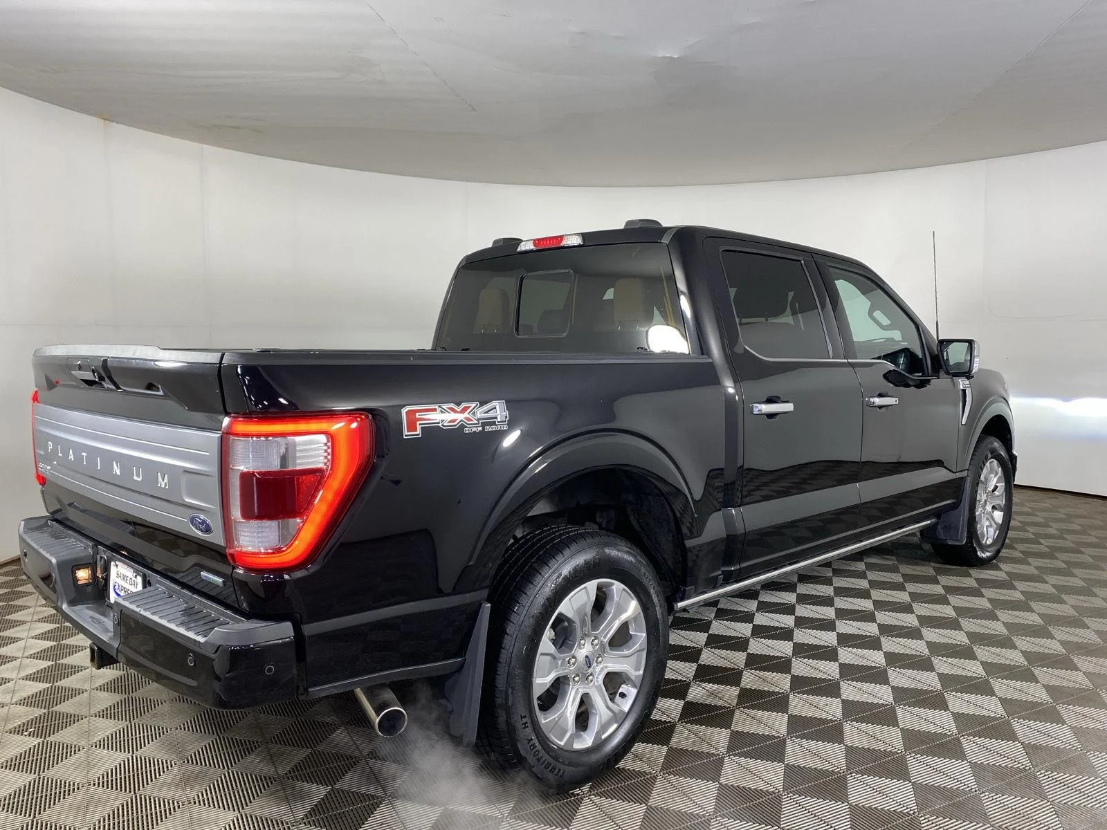 Used 2023 Agate Black Ford Platinum image 7