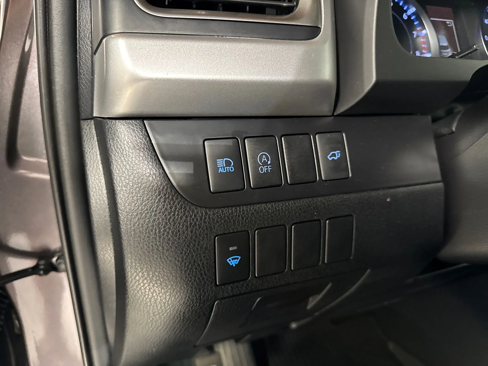 Used 2019 Predawn Gray Mica Toyota LE Plus image 17